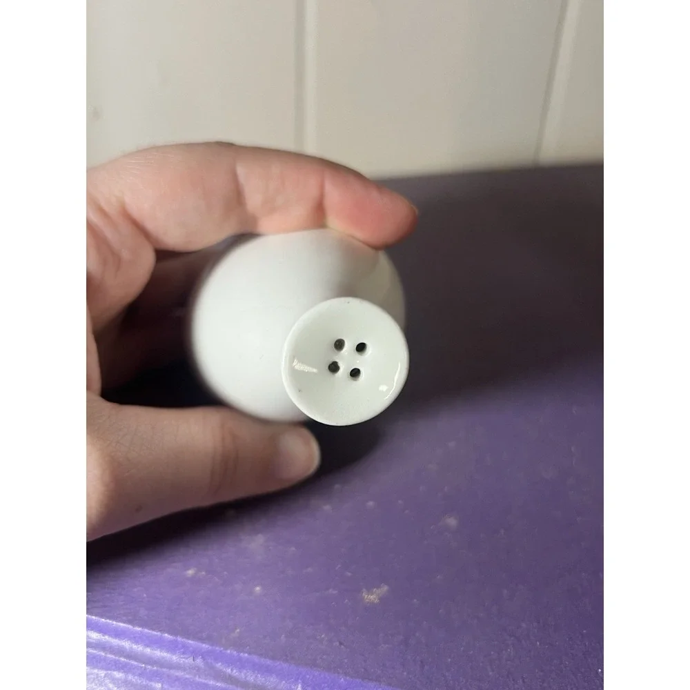 Hallcraft White Pepper Shaker by‎ Hall